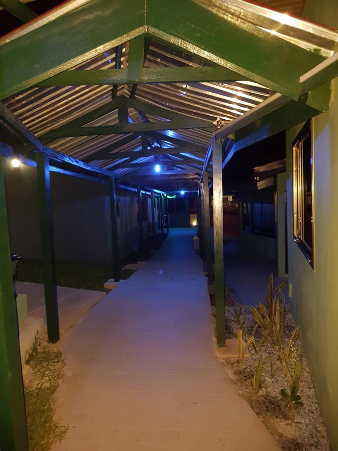 Mama Lee'S Lodge Yamoransa Exterior photo