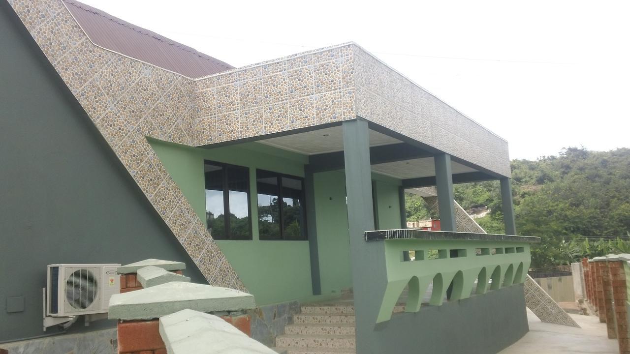 Mama Lee'S Lodge Yamoransa Exterior photo